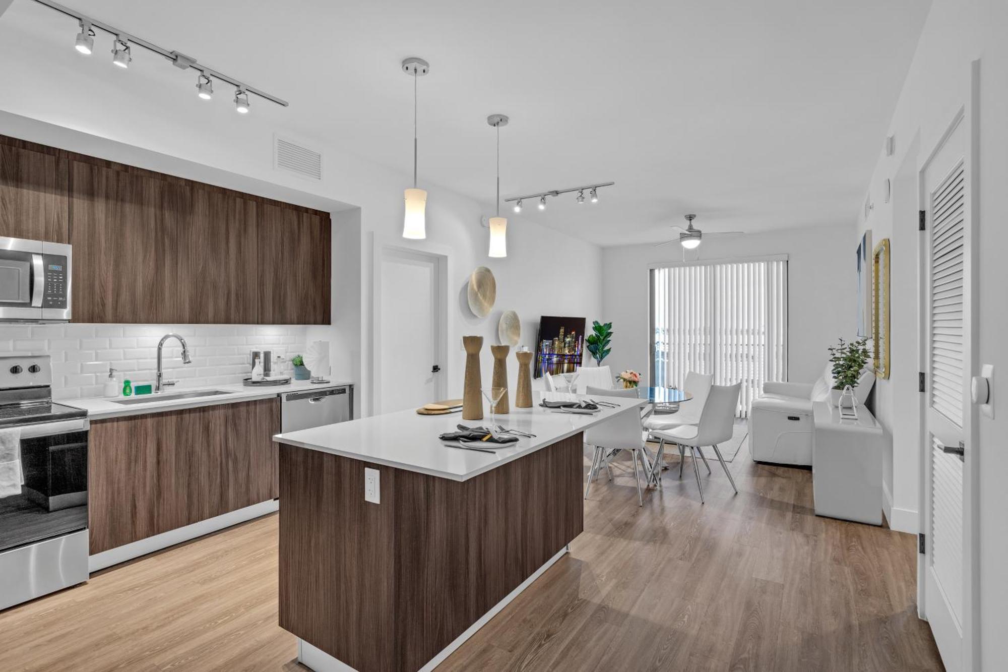 Modern 2 Bed In The Heart Of Doral Free Parking Hialeah Gardens