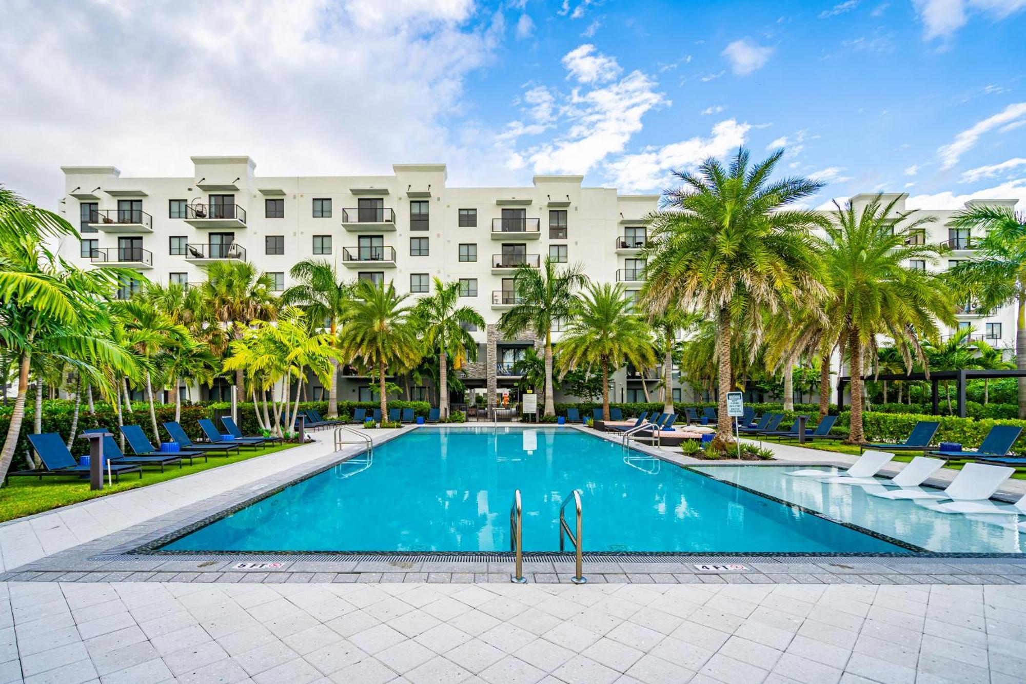 Modern 2 Bed In The Heart Of Doral Free Parking * Hialeah Gardens