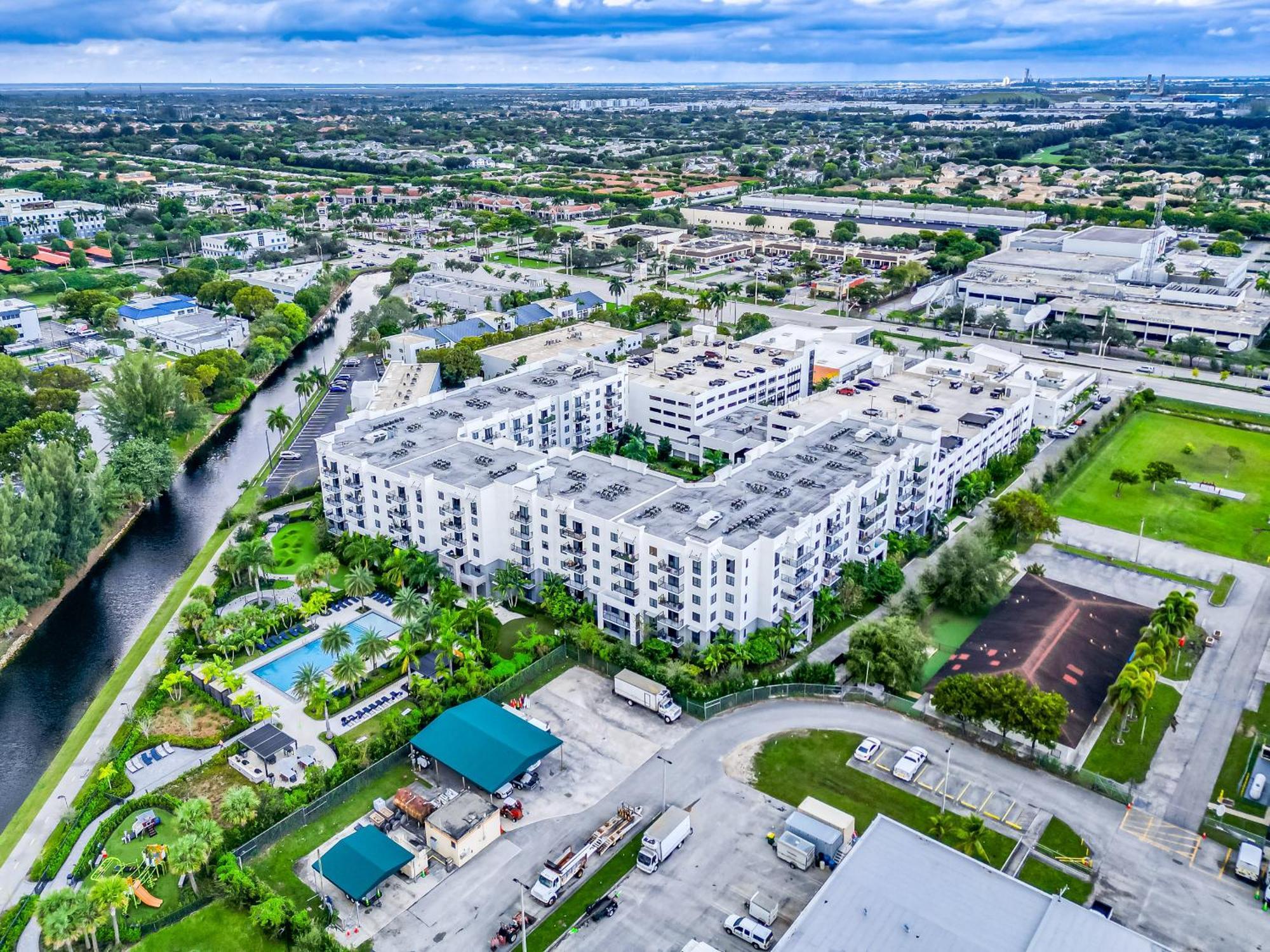 Modern 2 Bed In The Heart Of Doral Free Parking Appartement Hialeah Gardens