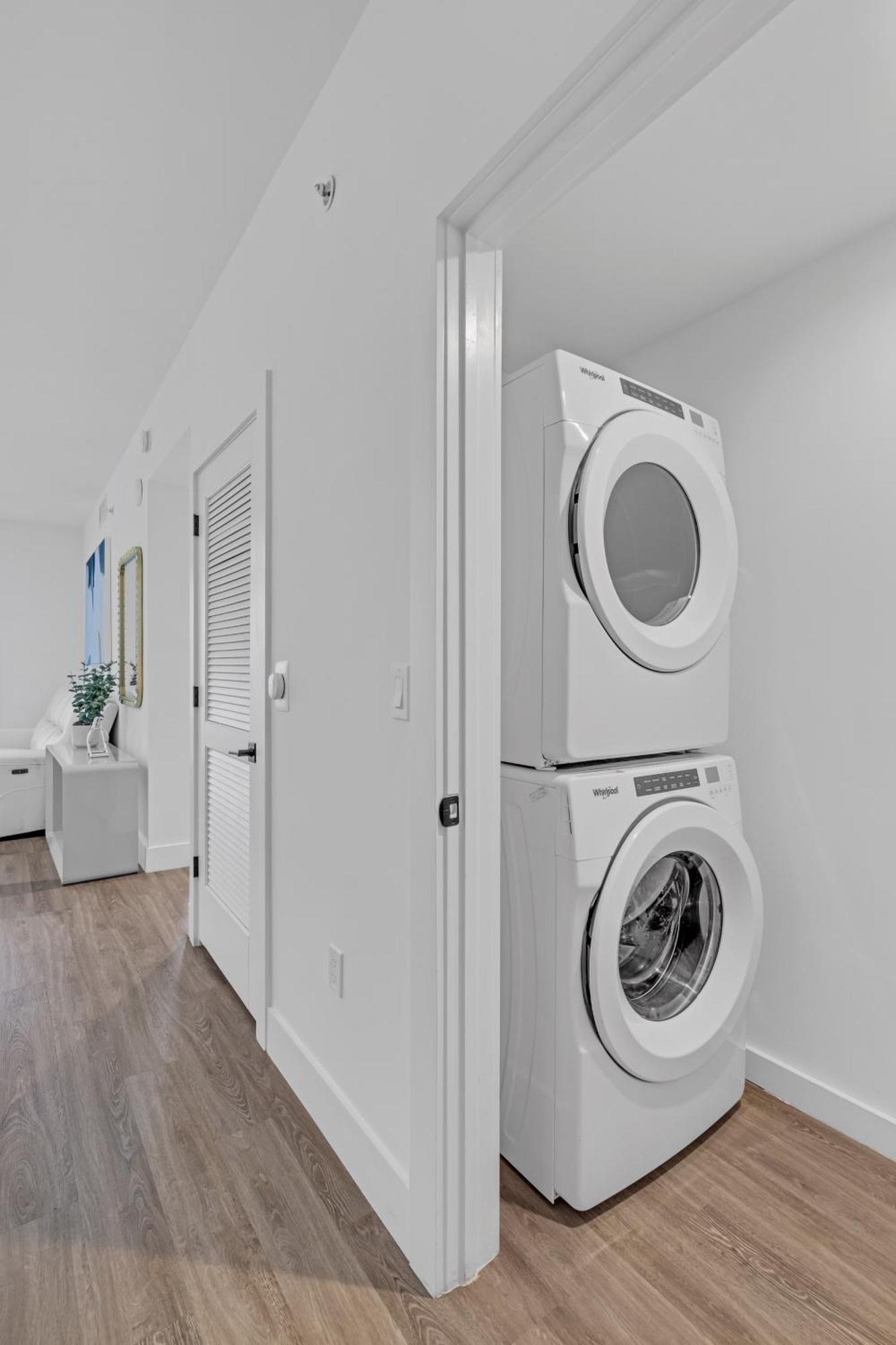 Apartment Modern 2 Bed In The Heart Of Doral Free Parking *
