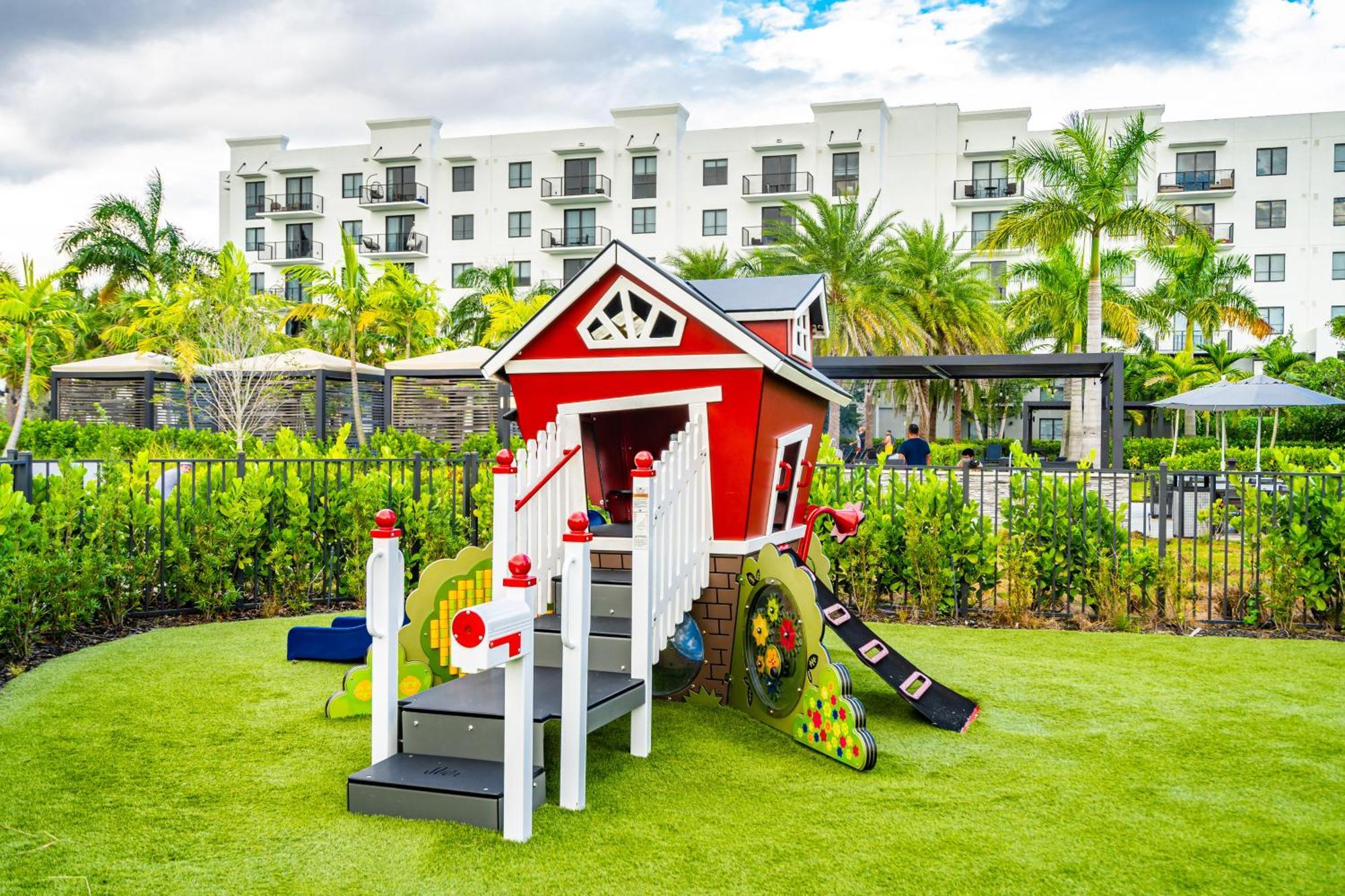 Modern 2 Bed In The Heart Of Doral Free Parking Apartment *