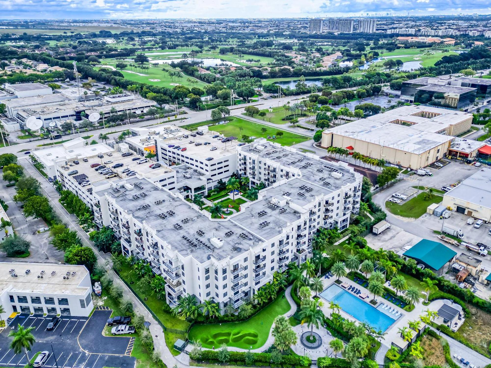 Modern 2 Bed In The Heart Of Doral Free Parking *